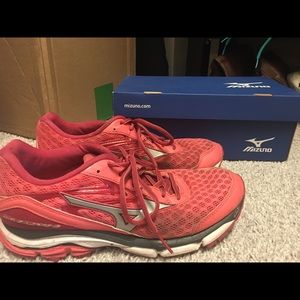 Mizuno Wave Inspire 12 Size 9.5
